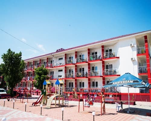 База відпочинку Дельфін на ст. Сонячній