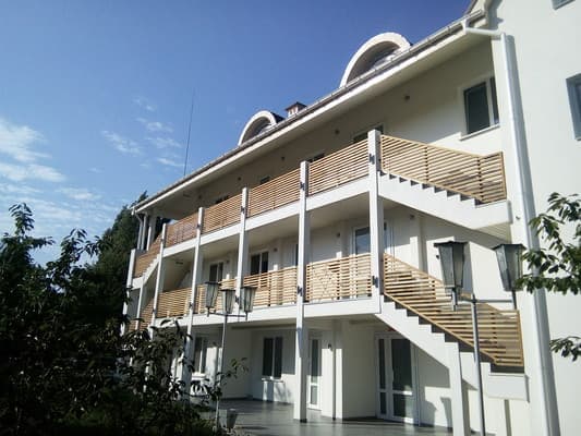 Готель Троянда