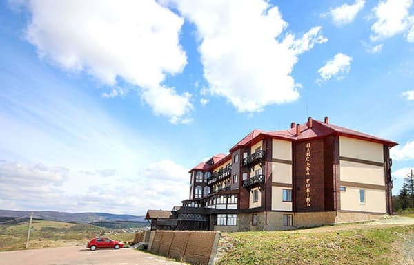 Готель Панська Ровінь