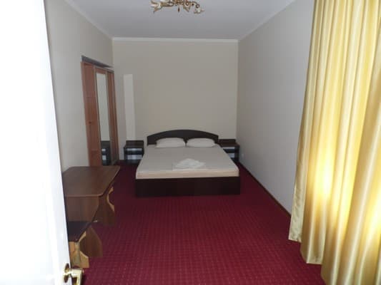 Готель Південний