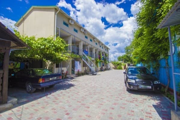 Готельно-ресторанний комплекс OSTRIV