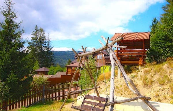 Приватна садиба Біля Лісу