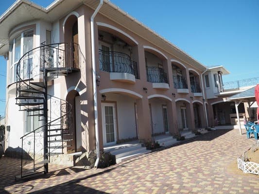 Гостинний двір EvLada