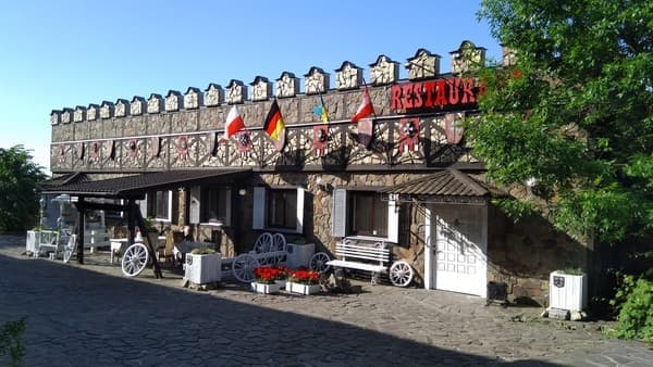 Готель Чорний замок