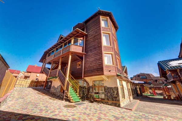 Готельно-ресторанний комплекс Корона