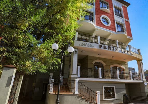 Готель Fenix Town