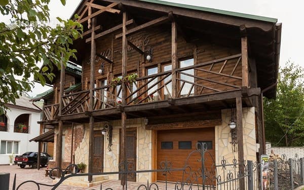 Приватна садиба Зима-Літо