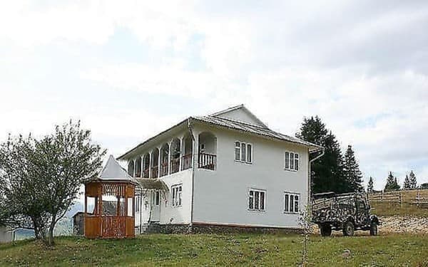 Приватна садиба Сім'ї Джурак