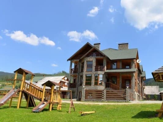 Приватна садиба Перлина Карпат