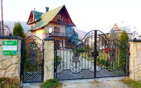 Приватна садиба Біля річки