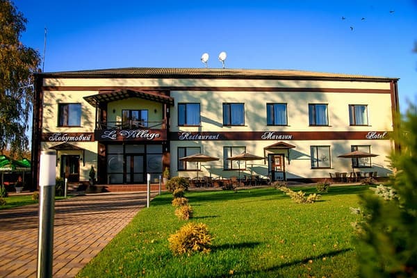 Готель Le Village