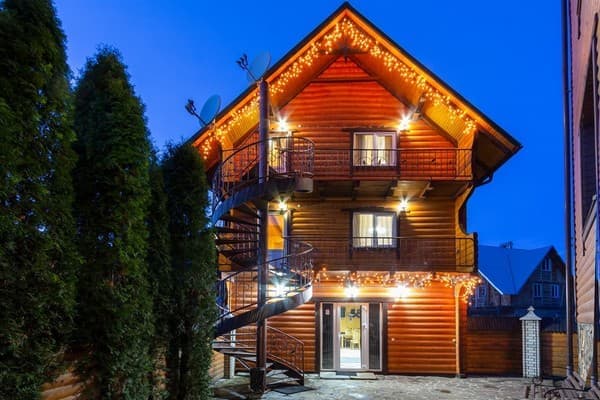 Приватна садиба У Мар'яни і Назара