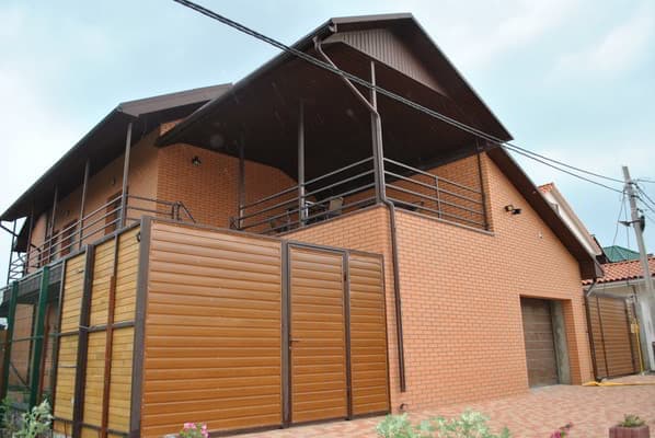 Гостинний двір Затишно