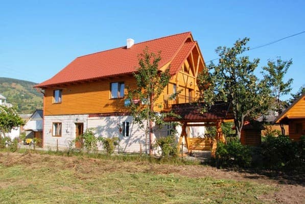 Приватна садиба Ліра