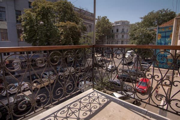 Готель Консул