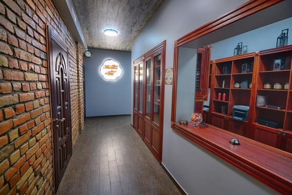 Готель Tunnel of Love