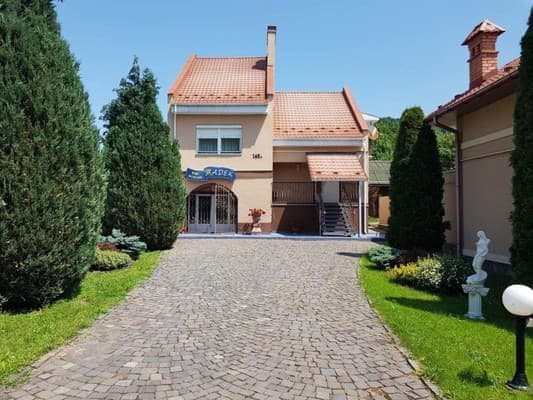 Приватна садиба Тадек