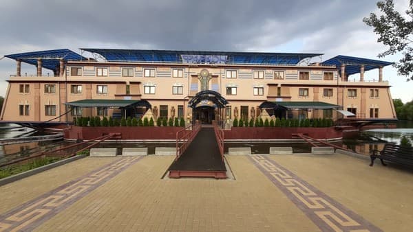 Готель Фараон