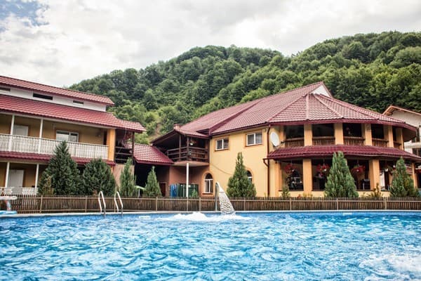 Туристичний комплекс Валило