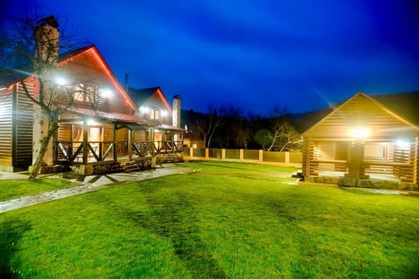 Готельно-ресторанний комплекс PIKUY