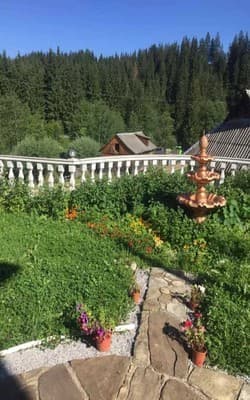 Приватна садиба Любисток