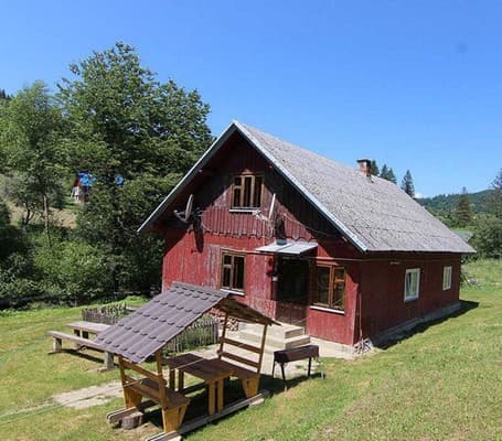 Приватна садиба Біля Кріселки