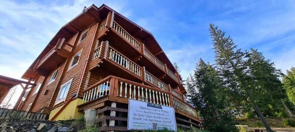 Готель Alpine Eco Chalet & Wellness