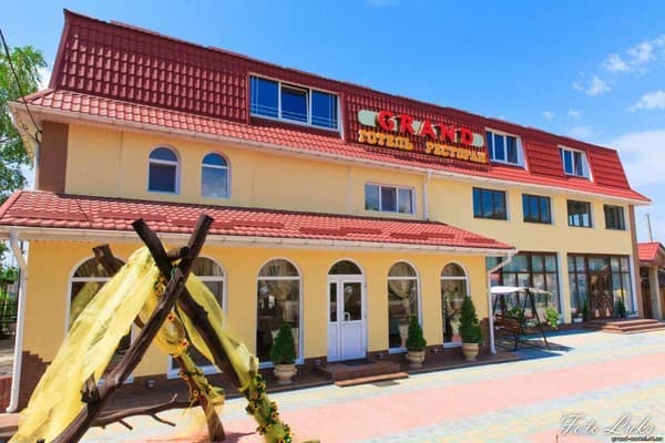 Готельно-ресторанний комплекс Гранд