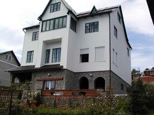 Приватна садиба Карпатія