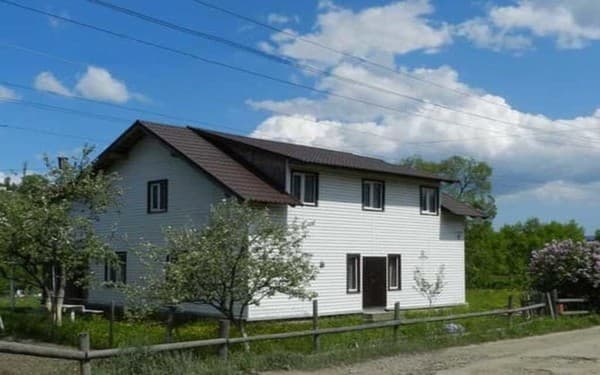 Приватна садиба Біля річки Опір