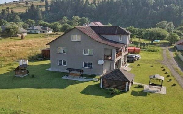 Гостинний двір Карпатські Зорі