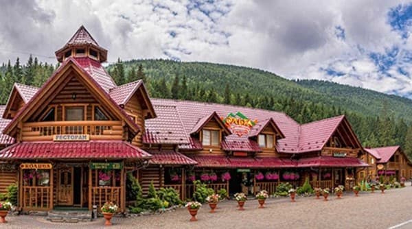 Туристичний комплекс Ольга Центральний корпус