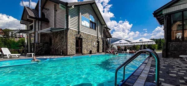 Готель Whiteberry