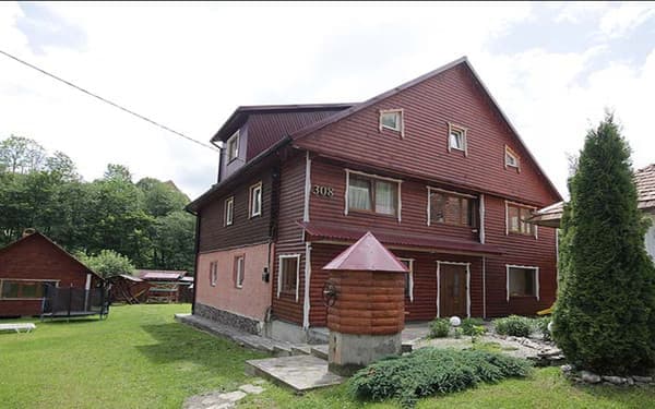 Приватна садиба У Юлі