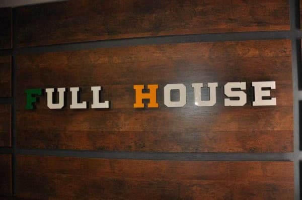 Хостел FULL HOUSE capsule hostel