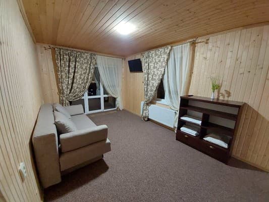 Приватна садиба Два сини та донька