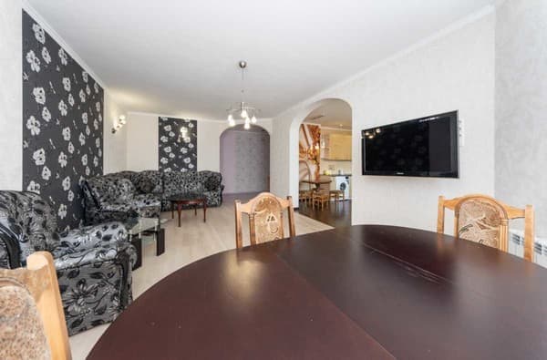 Квартира 3-кімнатна на Позняках