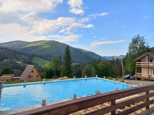 Котедж Хатки на пеньках