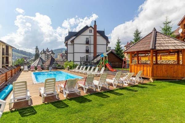 Готель Під стріхою