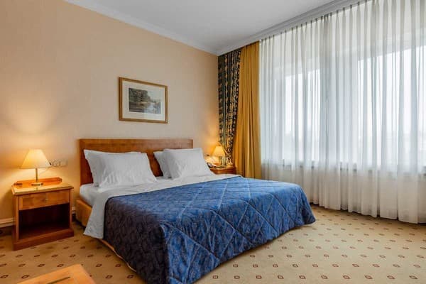 Готель Національний