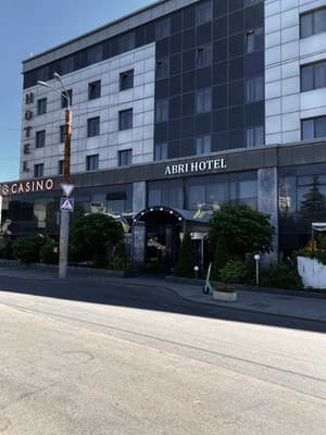 Готель Abri Hotel
