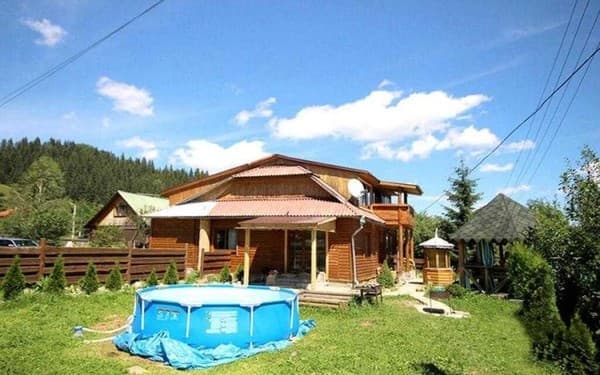 Приватна садиба Лісова пісня