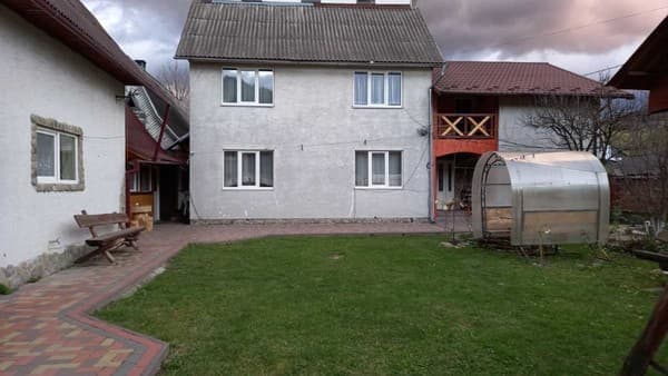 Приватна садиба У Олександра