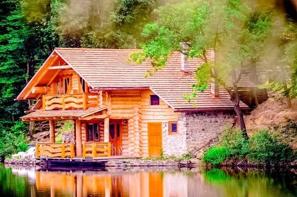 Туристичний комплекс Джерельне озеро