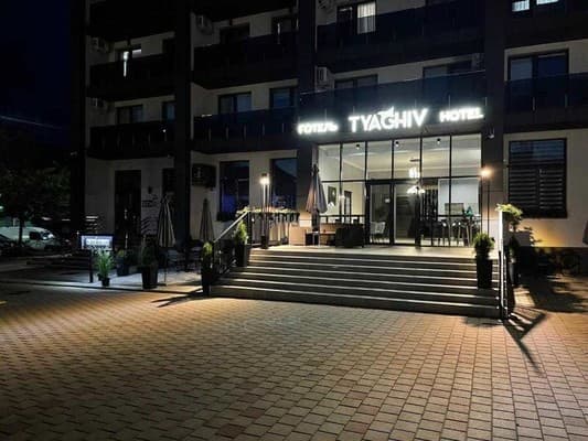 Готель Тячів