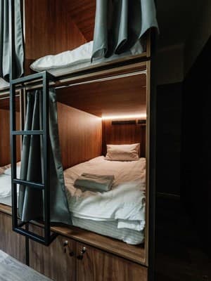 Готель Nesvit Capsule Hotel
