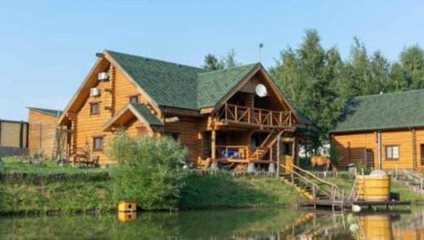 Готель Кіт Баюн та Кривенька качечка