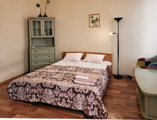 Квартира Home Hotel вул. Братська, 15/9