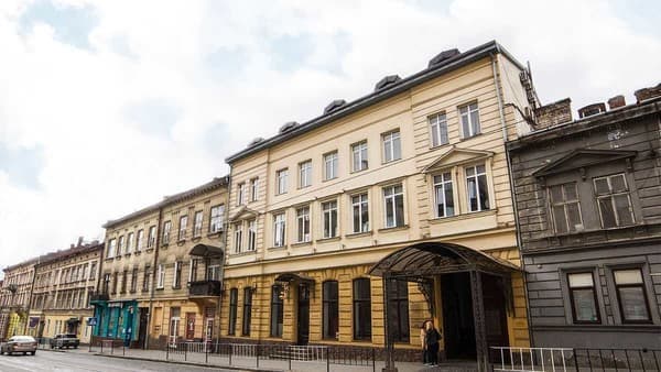 Готель Optima Дворжец Львів
