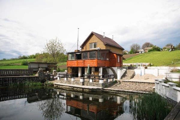 Приватна садиба Банька біля джерела